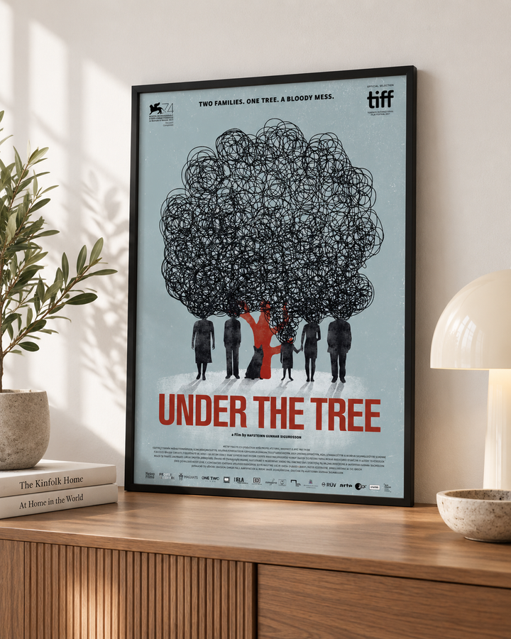 Under the Tree Film Afişi - Undir trénu