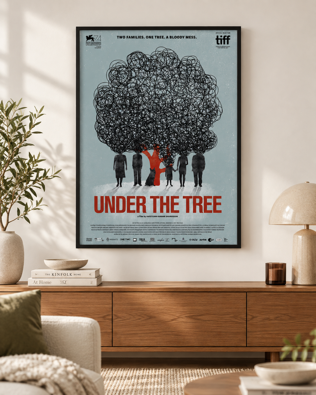 Under the Tree Film Afişi - Undir trénu