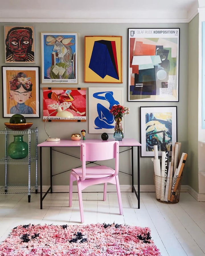 Renkli Maksimalist Duvar Dekorasyonu: Picasso, Matisse, Frida